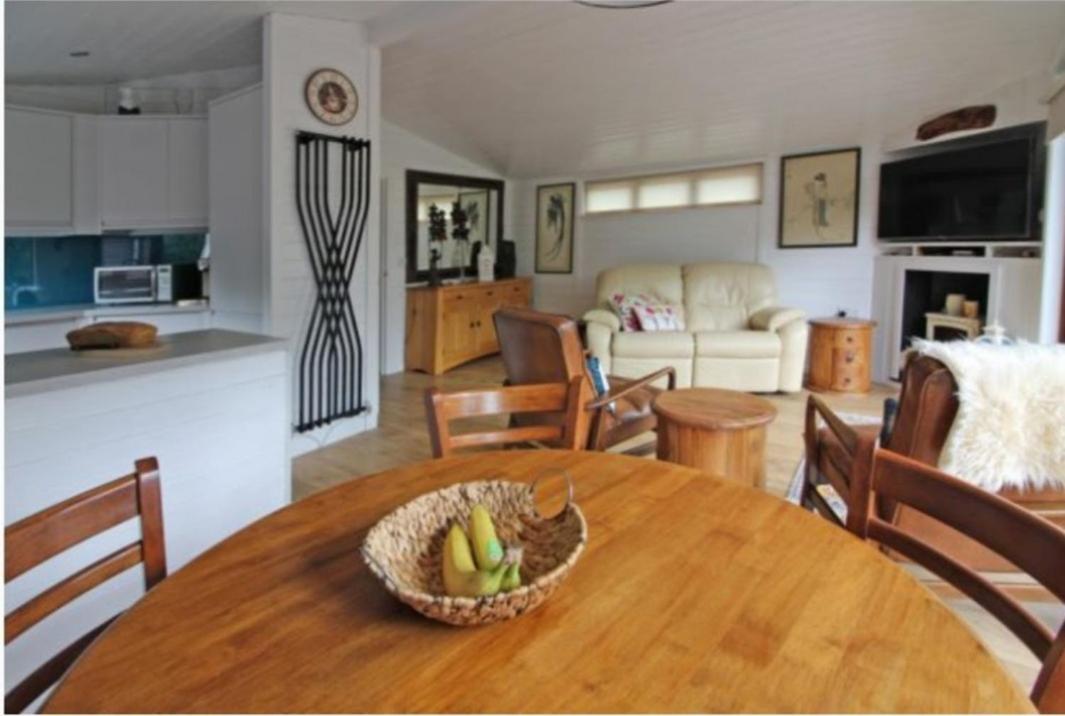 Astbury Falls Luxury Retreats Eardington Buitenkant foto